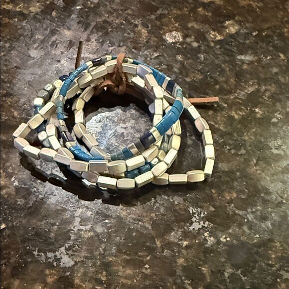 Blue and White Beaded Bracelet 5 Bracelet SET - Brand NEW - Stretch Bracelets - Picture 1 of 4